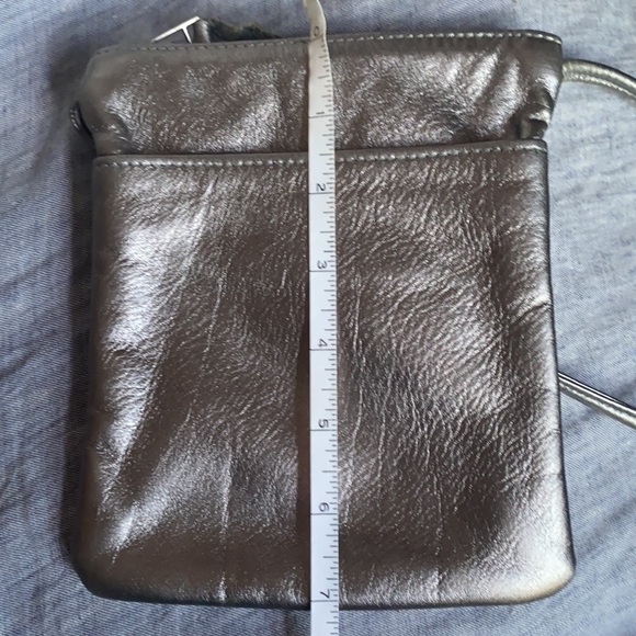Sven Leather Metallic Crossbody Bag - Picture 9 of 9